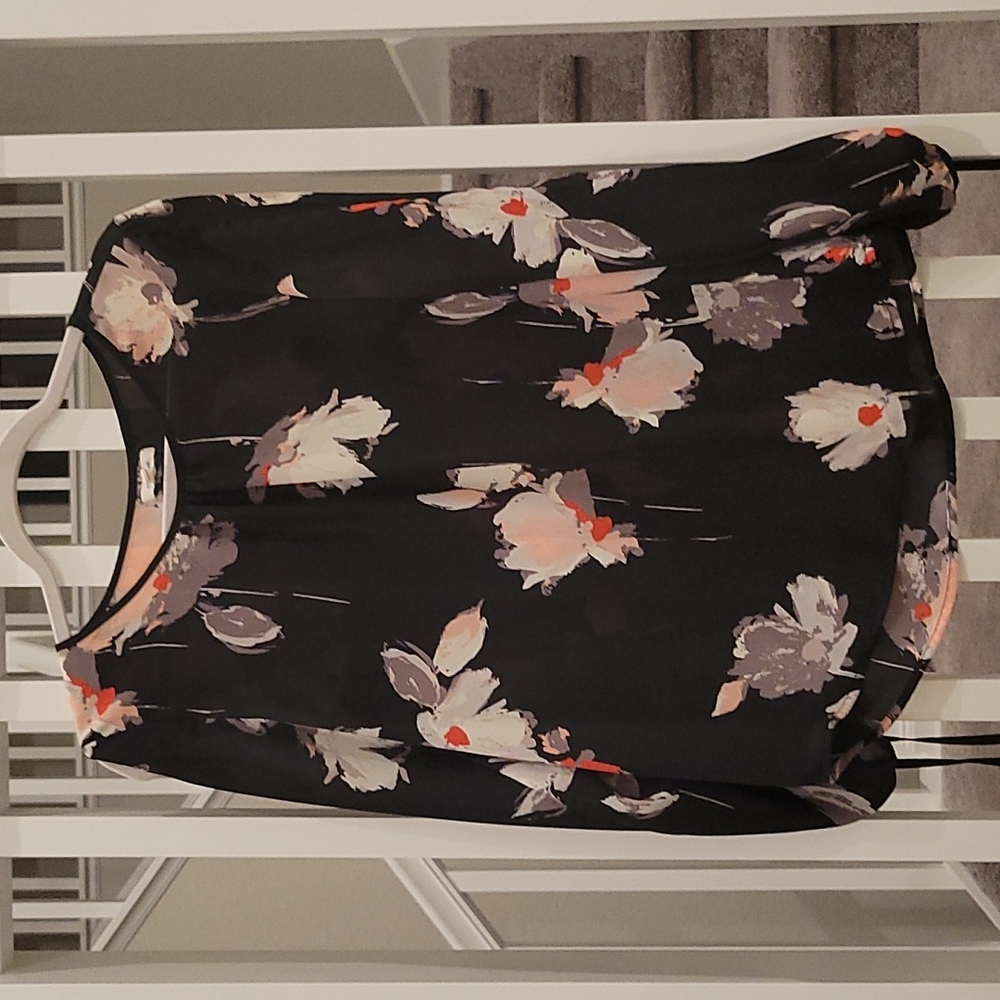 Long open sleeved blouse